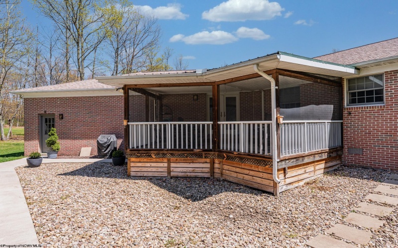 1040 Laurel Wood Drive, Morgantown, West Virginia 26508, 3 Bedrooms Bedrooms, 7 Rooms Rooms,2 BathroomsBathrooms,Single Family Detached,For Sale,Laurel Wood,10159295