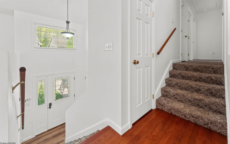 111 June Lane, Morgantown, West Virginia 26508, 3 Bedrooms Bedrooms, 6 Rooms Rooms,2 BathroomsBathrooms,Single Family Detached,For Sale,June,10159293