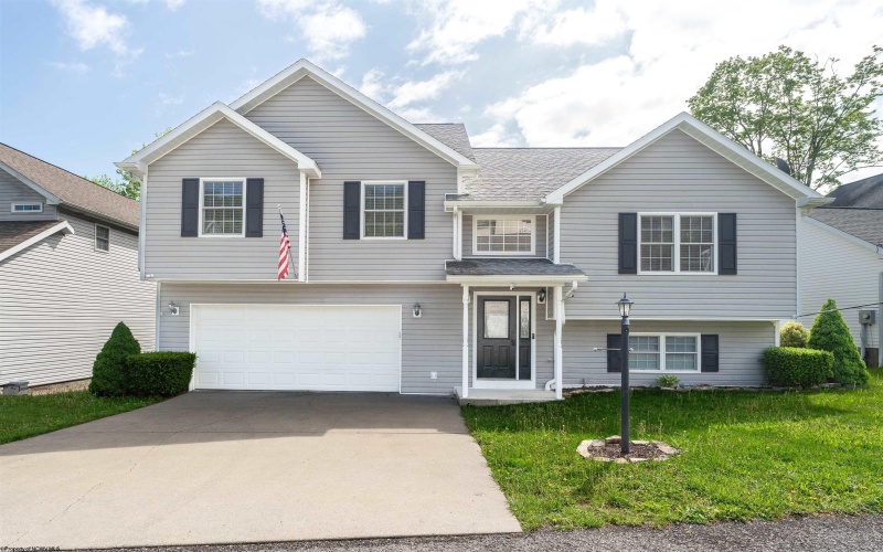 111 June Lane, Morgantown, West Virginia 26508, 3 Bedrooms Bedrooms, 6 Rooms Rooms,2 BathroomsBathrooms,Single Family Detached,For Sale,June,10159293