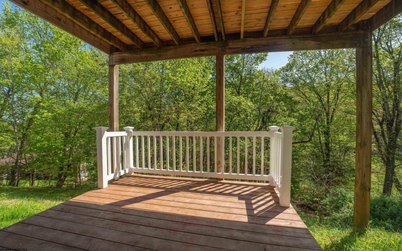 111 June Lane, Morgantown, West Virginia 26508, 3 Bedrooms Bedrooms, 6 Rooms Rooms,2 BathroomsBathrooms,Single Family Detached,For Sale,June,10159293