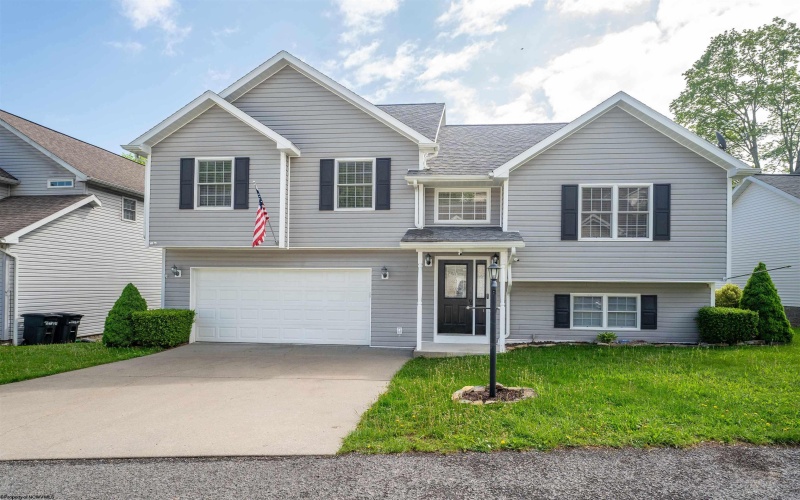 111 June Lane, Morgantown, West Virginia 26508, 3 Bedrooms Bedrooms, 6 Rooms Rooms,2 BathroomsBathrooms,Single Family Detached,For Sale,June,10159293