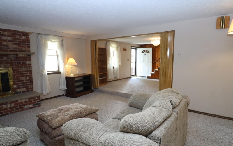 1310.5 Henry Avenue, Elkins, West Virginia 26241, 2 Bedrooms Bedrooms, 6 Rooms Rooms,2 BathroomsBathrooms,Single Family Detached,For Sale,Henry,10159288