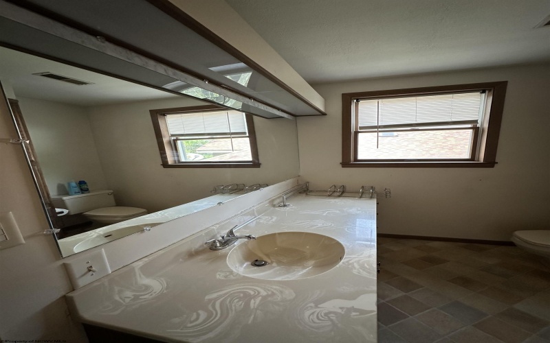 235 Cottage Avenue, Weston, West Virginia 26452, 3 Bedrooms Bedrooms, 7 Rooms Rooms,1 BathroomBathrooms,Single Family Detached,For Sale,Cottage,10159272