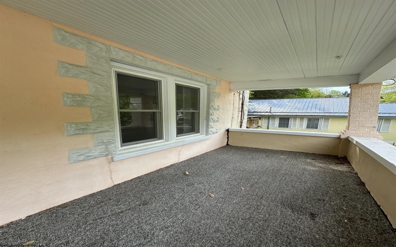 235 Cottage Avenue, Weston, West Virginia 26452, 3 Bedrooms Bedrooms, 7 Rooms Rooms,1 BathroomBathrooms,Single Family Detached,For Sale,Cottage,10159272
