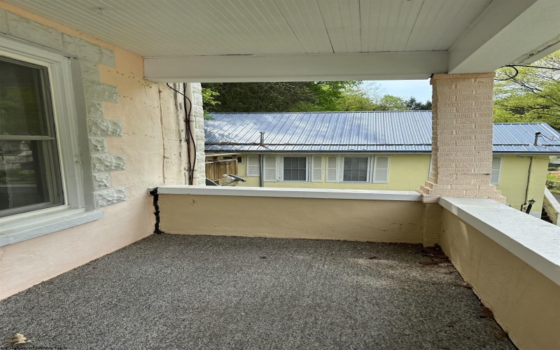235 Cottage Avenue, Weston, West Virginia 26452, 3 Bedrooms Bedrooms, 7 Rooms Rooms,1 BathroomBathrooms,Single Family Detached,For Sale,Cottage,10159272