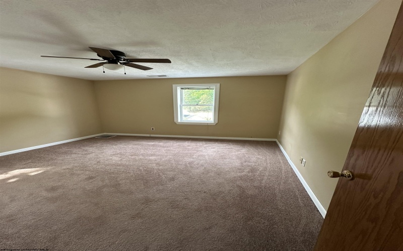 235 Cottage Avenue, Weston, West Virginia 26452, 3 Bedrooms Bedrooms, 7 Rooms Rooms,1 BathroomBathrooms,Single Family Detached,For Sale,Cottage,10159272