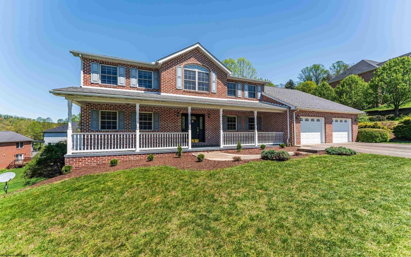 206 Rivercrest Drive, Morgantown, West Virginia 26508, 5 Bedrooms Bedrooms, 10 Rooms Rooms,5 BathroomsBathrooms,Single Family Detached,For Sale,Rivercrest,10159274
