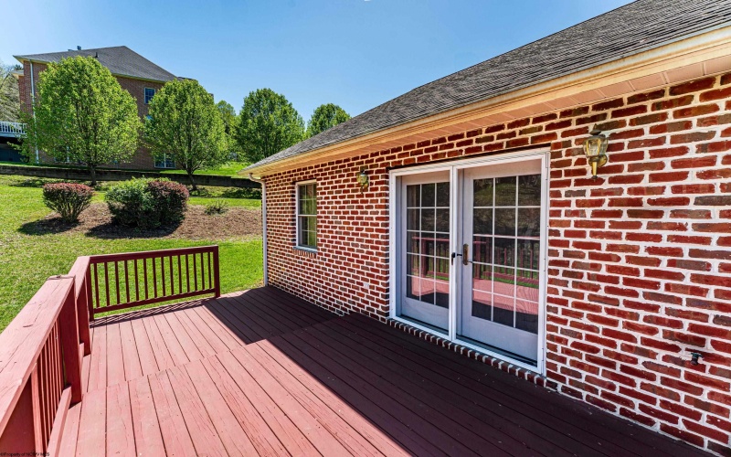 206 Rivercrest Drive, Morgantown, West Virginia 26508, 5 Bedrooms Bedrooms, 10 Rooms Rooms,5 BathroomsBathrooms,Single Family Detached,For Sale,Rivercrest,10159274