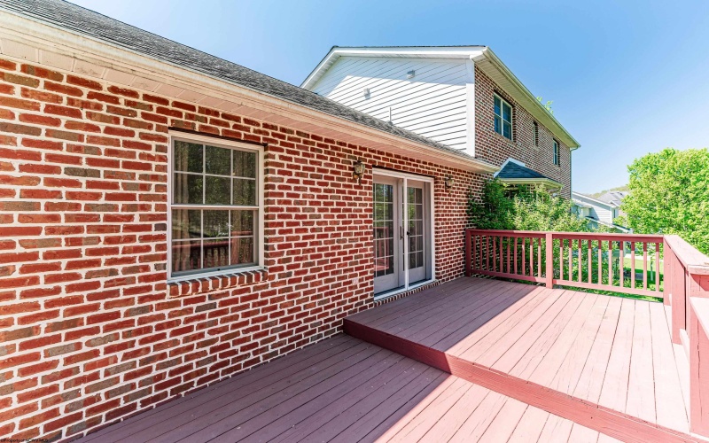 206 Rivercrest Drive, Morgantown, West Virginia 26508, 5 Bedrooms Bedrooms, 10 Rooms Rooms,5 BathroomsBathrooms,Single Family Detached,For Sale,Rivercrest,10159274