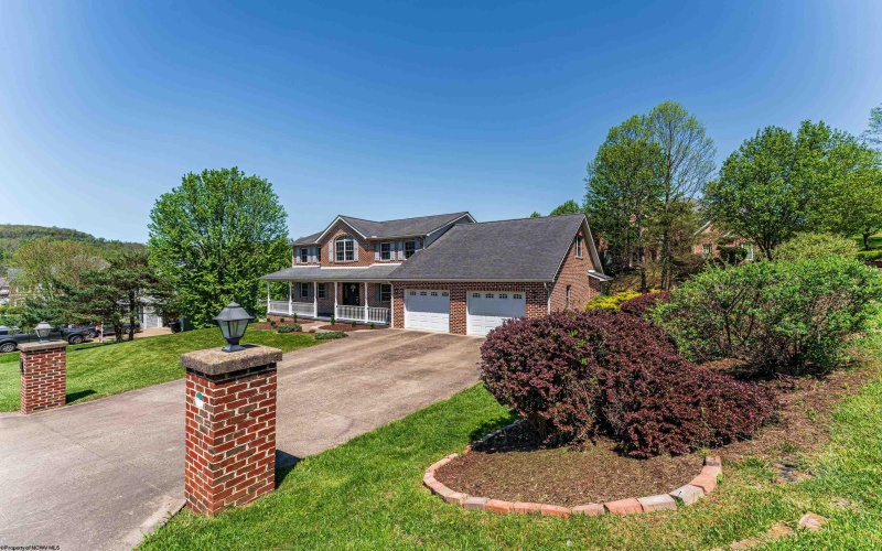 206 Rivercrest Drive, Morgantown, West Virginia 26508, 5 Bedrooms Bedrooms, 10 Rooms Rooms,5 BathroomsBathrooms,Single Family Detached,For Sale,Rivercrest,10159274