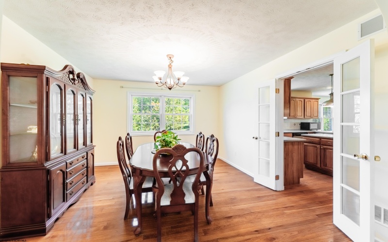 206 Rivercrest Drive, Morgantown, West Virginia 26508, 5 Bedrooms Bedrooms, 10 Rooms Rooms,5 BathroomsBathrooms,Single Family Detached,For Sale,Rivercrest,10159274