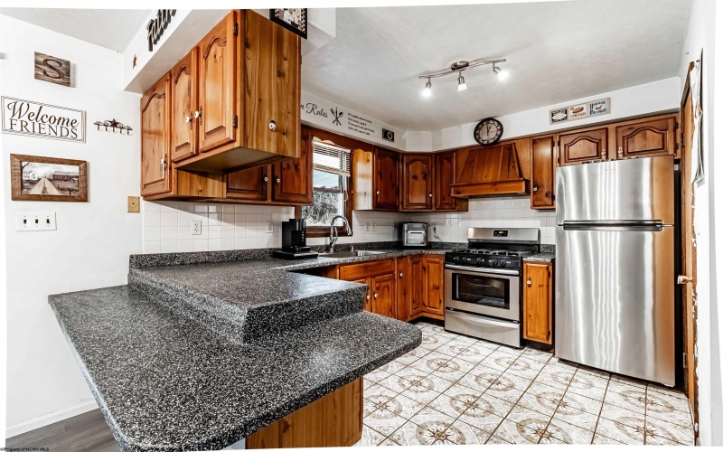210 Rosedale Hill Road, Maidsville, West Virginia 26541, 3 Bedrooms Bedrooms, 9 Rooms Rooms,2 BathroomsBathrooms,Single Family Detached,For Sale,Rosedale Hill,10159281