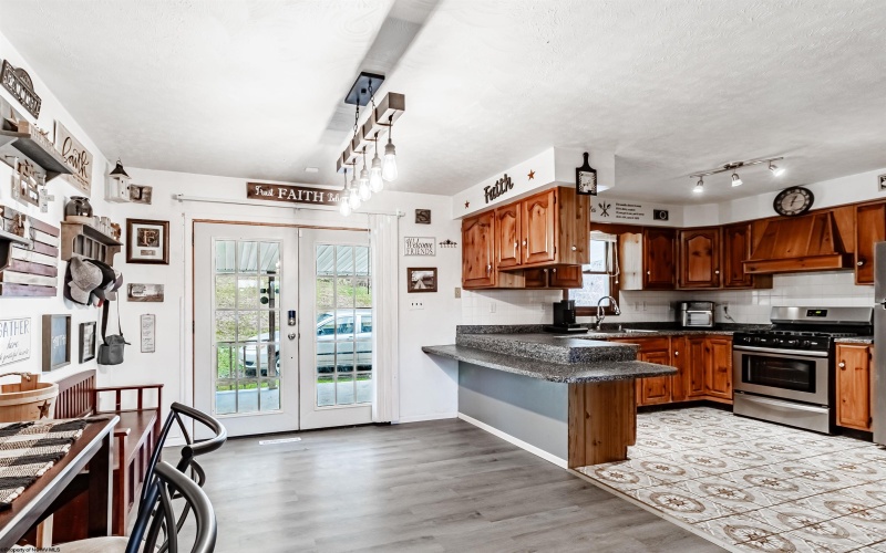 210 Rosedale Hill Road, Maidsville, West Virginia 26541, 3 Bedrooms Bedrooms, 9 Rooms Rooms,2 BathroomsBathrooms,Single Family Detached,For Sale,Rosedale Hill,10159281