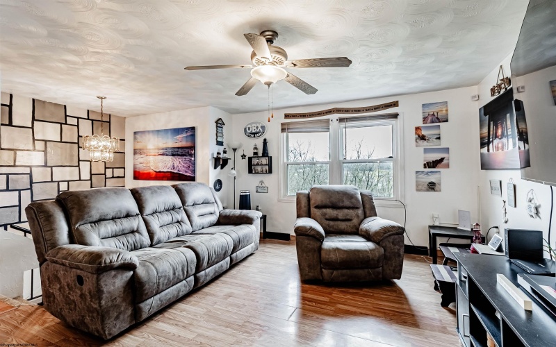 210 Rosedale Hill Road, Maidsville, West Virginia 26541, 3 Bedrooms Bedrooms, 9 Rooms Rooms,2 BathroomsBathrooms,Single Family Detached,For Sale,Rosedale Hill,10159281