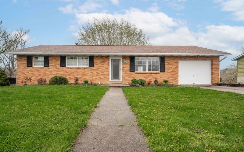 887 Vandalia Road, Morgantown, West Virginia 26501, 3 Bedrooms Bedrooms, 8 Rooms Rooms,2 BathroomsBathrooms,Single Family Detached,For Sale,Vandalia,10159283