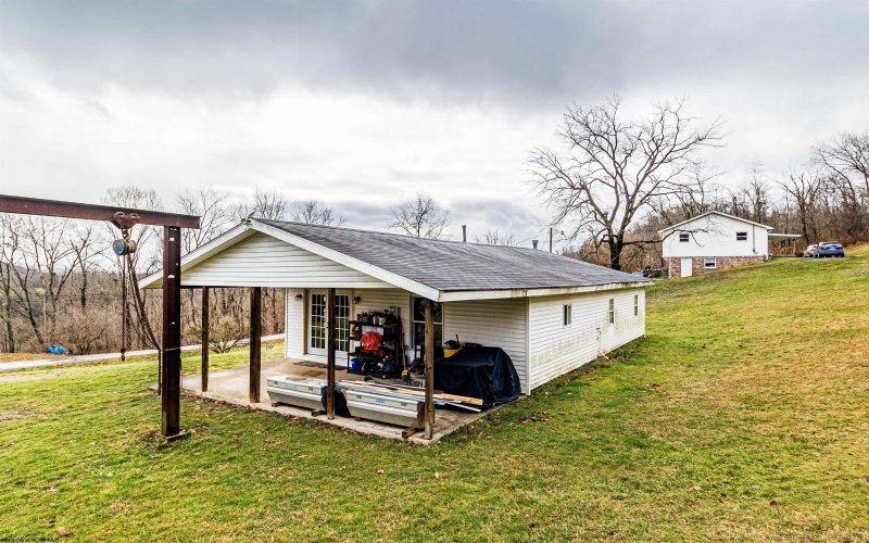 200 Rosedale Hill Road, Maidsville, West Virginia 26541, 1 Bedroom Bedrooms, 5 Rooms Rooms,1 BathroomBathrooms,Single Family Detached,For Sale,Rosedale Hill,10159287