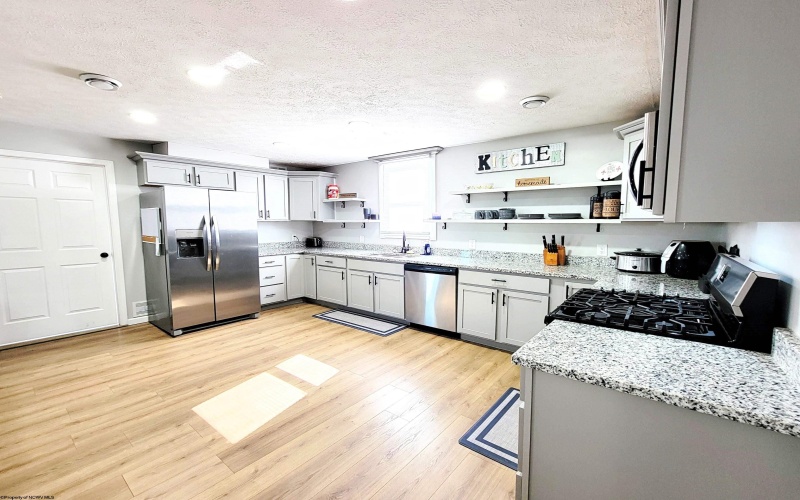 8217 2nd Street, Stonewood, West Virginia 26301, 3 Bedrooms Bedrooms, 6 Rooms Rooms,2 BathroomsBathrooms,Single Family Detached,For Sale,2nd,10159284