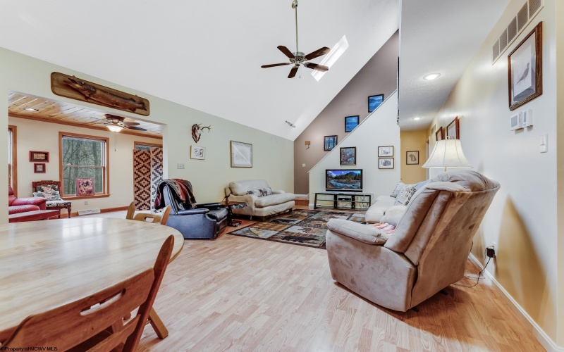 54 Lakeside Road, Terra Alta, West Virginia 26764, 2 Bedrooms Bedrooms, 6 Rooms Rooms,2 BathroomsBathrooms,Single Family Detached,For Sale,Lakeside,10159278