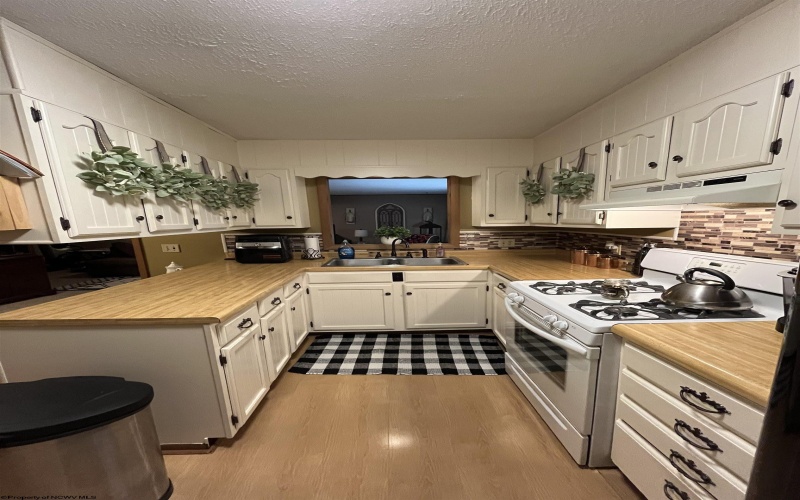 235 Hickory Drive, Elkins, West Virginia 26241, 3 Bedrooms Bedrooms, 9 Rooms Rooms,2 BathroomsBathrooms,Single Family Detached,For Sale,Hickory,10159300