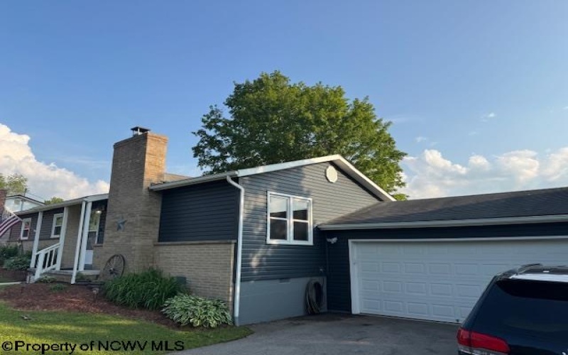 235 Hickory Drive, Elkins, West Virginia 26241, 3 Bedrooms Bedrooms, 9 Rooms Rooms,2 BathroomsBathrooms,Single Family Detached,For Sale,Hickory,10159300