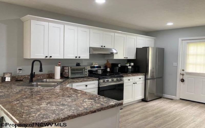 139 Montgomery Road, Weston, West Virginia 26452, 3 Bedrooms Bedrooms, 6 Rooms Rooms,2 BathroomsBathrooms,Single Family Detached,For Sale,Montgomery,10159299