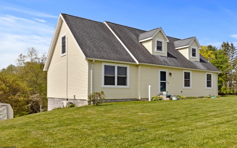 112 View Street, Kingwood, West Virginia 26537, 3 Bedrooms Bedrooms, 10 Rooms Rooms,2 BathroomsBathrooms,Single Family Detached,For Sale,View,10159308