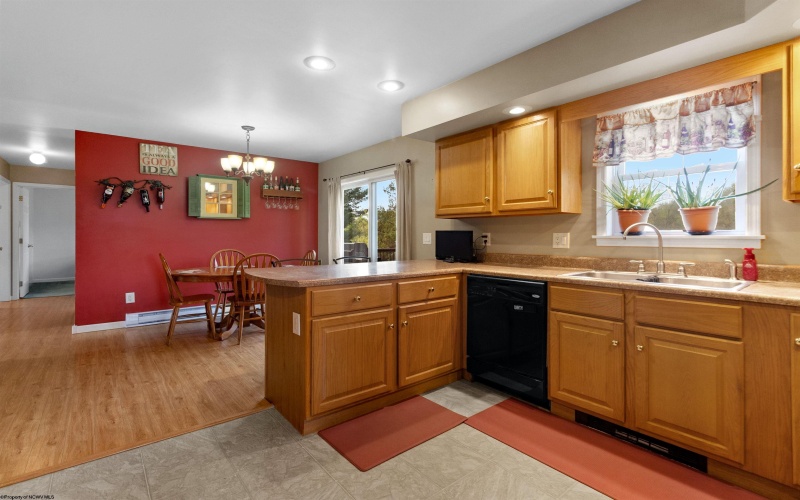 112 View Street, Kingwood, West Virginia 26537, 3 Bedrooms Bedrooms, 10 Rooms Rooms,2 BathroomsBathrooms,Single Family Detached,For Sale,View,10159308