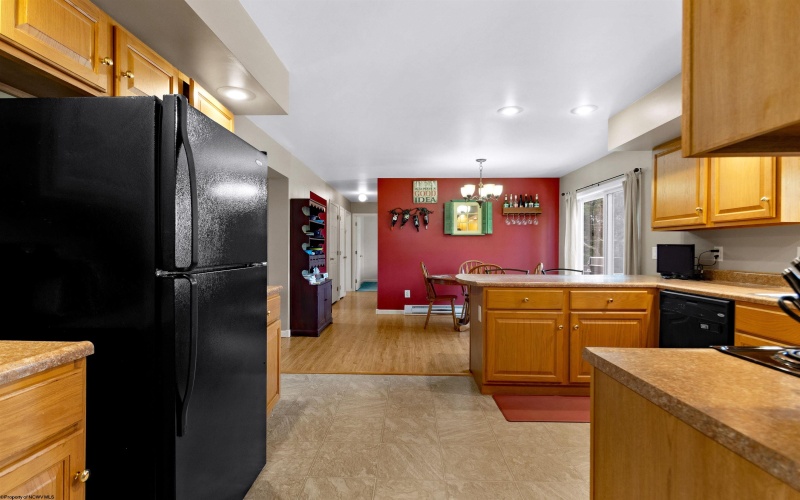 112 View Street, Kingwood, West Virginia 26537, 3 Bedrooms Bedrooms, 10 Rooms Rooms,2 BathroomsBathrooms,Single Family Detached,For Sale,View,10159308