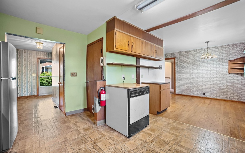 457 Kiwanis Avenue, Morgantown, West Virginia 26505, 4 Bedrooms Bedrooms, 8 Rooms Rooms,2 BathroomsBathrooms,Single Family Detached,For Sale,Kiwanis,10159301