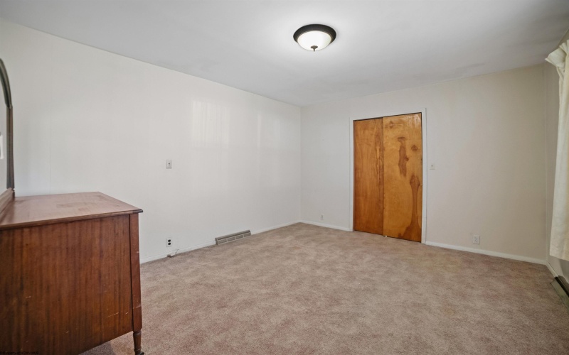 457 Kiwanis Avenue, Morgantown, West Virginia 26505, 4 Bedrooms Bedrooms, 8 Rooms Rooms,2 BathroomsBathrooms,Single Family Detached,For Sale,Kiwanis,10159301