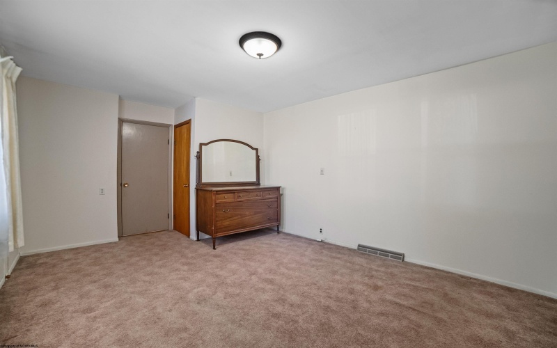 457 Kiwanis Avenue, Morgantown, West Virginia 26505, 4 Bedrooms Bedrooms, 8 Rooms Rooms,2 BathroomsBathrooms,Single Family Detached,For Sale,Kiwanis,10159301