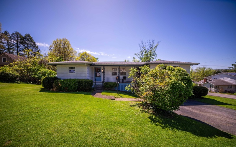 457 Kiwanis Avenue, Morgantown, West Virginia 26505, 4 Bedrooms Bedrooms, 8 Rooms Rooms,2 BathroomsBathrooms,Single Family Detached,For Sale,Kiwanis,10159301