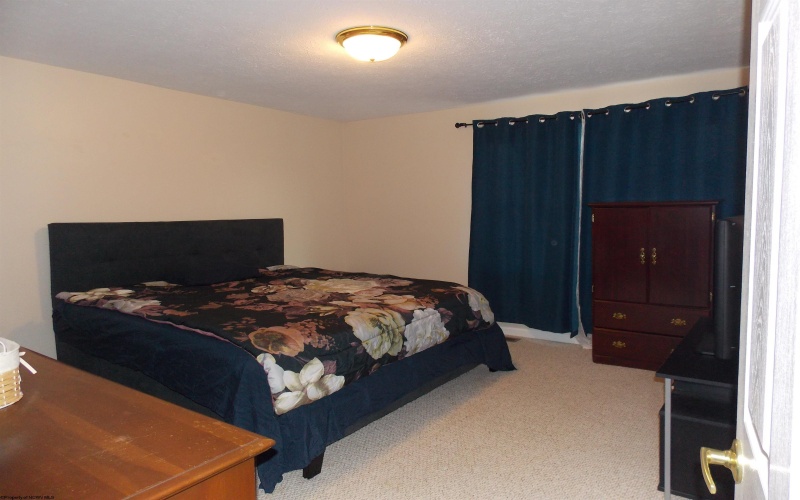 260 Donna Avenue, Morgantown, West Virginia 26505, 3 Bedrooms Bedrooms, 6 Rooms Rooms,2 BathroomsBathrooms,Single Family Attached,For Sale,Donna,10159312