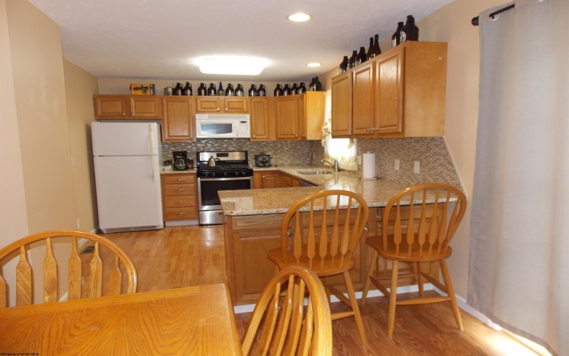 260 Donna Avenue, Morgantown, West Virginia 26505, 3 Bedrooms Bedrooms, 6 Rooms Rooms,2 BathroomsBathrooms,Single Family Attached,For Sale,Donna,10159312