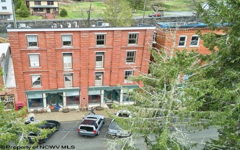 242 East Avenue, Thomas, West Virginia 26292, 1 Bedroom Bedrooms, 2 Rooms Rooms,1 BathroomBathrooms,Single Family Attached,For Sale,East,10159317