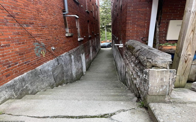 242 East Avenue, Thomas, West Virginia 26292, 1 Bedroom Bedrooms, 2 Rooms Rooms,1 BathroomBathrooms,Single Family Attached,For Sale,East,10159317