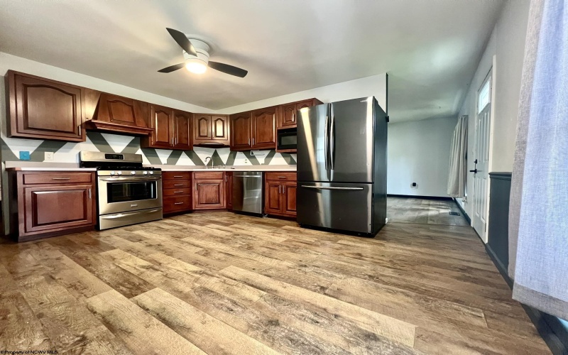 502 Hayhurst Street, Rivesville, West Virginia 26588, 3 Bedrooms Bedrooms, 5 Rooms Rooms,1 BathroomBathrooms,Single Family Detached,For Sale,Hayhurst,10159315