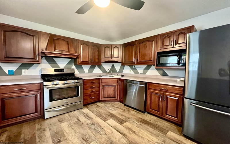 502 Hayhurst Street, Rivesville, West Virginia 26588, 3 Bedrooms Bedrooms, 5 Rooms Rooms,1 BathroomBathrooms,Single Family Detached,For Sale,Hayhurst,10159315