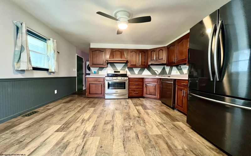 502 Hayhurst Street, Rivesville, West Virginia 26588, 3 Bedrooms Bedrooms, 5 Rooms Rooms,1 BathroomBathrooms,Single Family Detached,For Sale,Hayhurst,10159315