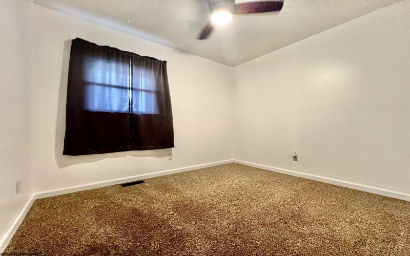502 Hayhurst Street, Rivesville, West Virginia 26588, 3 Bedrooms Bedrooms, 5 Rooms Rooms,1 BathroomBathrooms,Single Family Detached,For Sale,Hayhurst,10159315