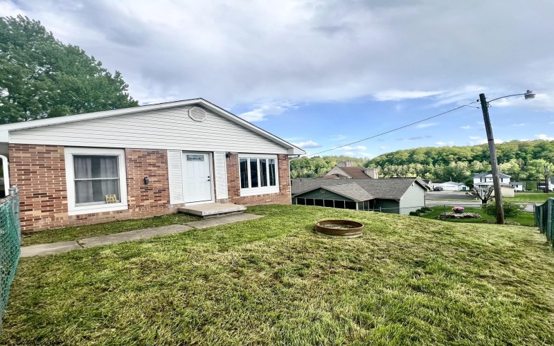 502 Hayhurst Street, Rivesville, West Virginia 26588, 3 Bedrooms Bedrooms, 5 Rooms Rooms,1 BathroomBathrooms,Single Family Detached,For Sale,Hayhurst,10159315