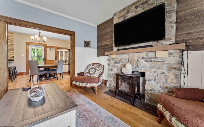 813 Richwood Avenue, Morgantown, West Virginia 26505, 4 Bedrooms Bedrooms, 7 Rooms Rooms,2 BathroomsBathrooms,Single Family Detached,For Sale,Richwood,10159322