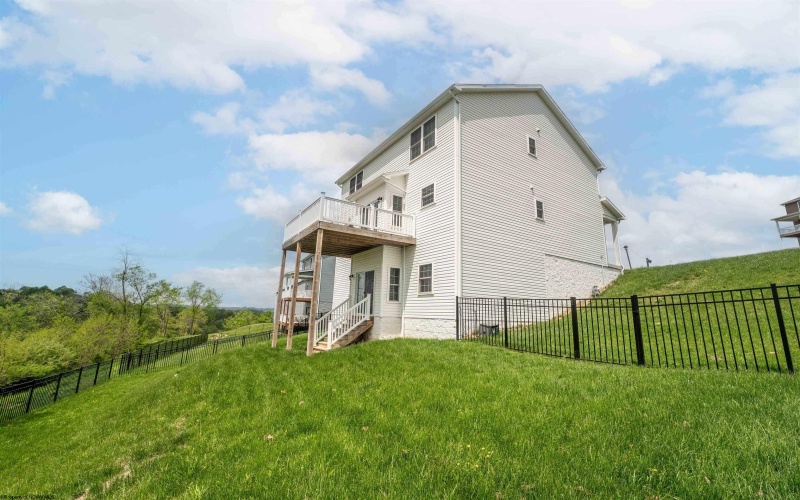 245 Charolais Circle, Fairmont, West Virginia 26554, 3 Bedrooms Bedrooms, 9 Rooms Rooms,2 BathroomsBathrooms,Single Family Detached,For Sale,Charolais,10159319