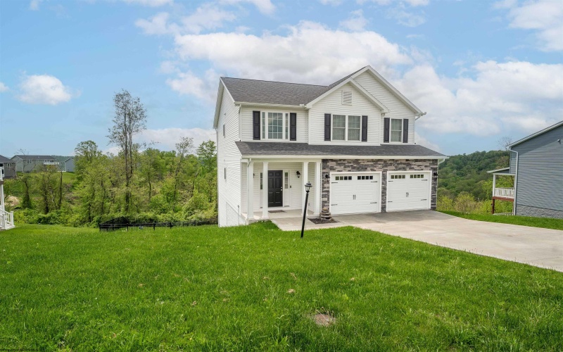 245 Charolais Circle, Fairmont, West Virginia 26554, 3 Bedrooms Bedrooms, 9 Rooms Rooms,2 BathroomsBathrooms,Single Family Detached,For Sale,Charolais,10159319