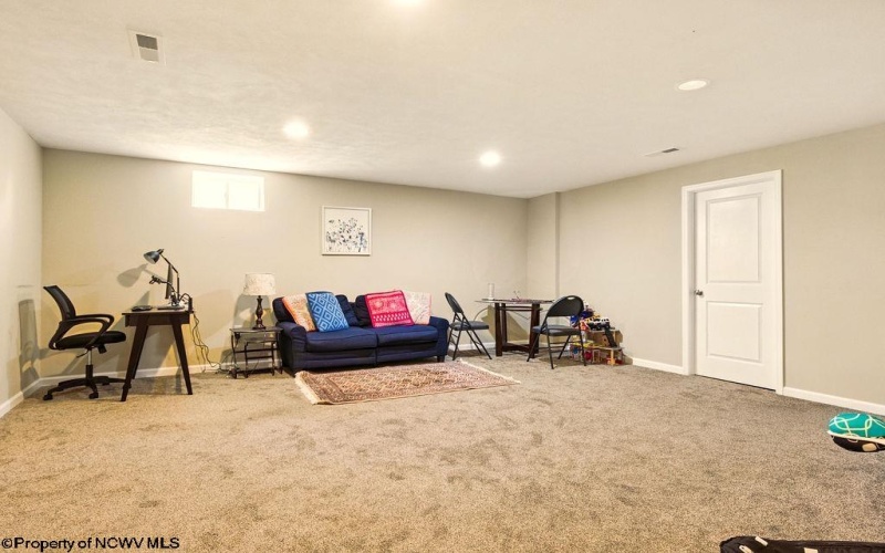 196 Salisbury Circle, Bridgeport, West Virginia 26330, 3 Bedrooms Bedrooms, 2020 Rooms Rooms,3 BathroomsBathrooms,Single Family Detached,For Sale,Salisbury,10159323