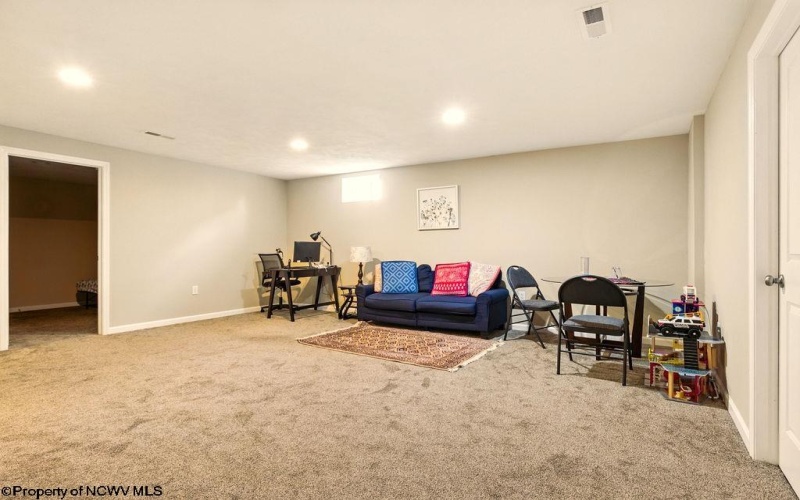 196 Salisbury Circle, Bridgeport, West Virginia 26330, 3 Bedrooms Bedrooms, 2020 Rooms Rooms,3 BathroomsBathrooms,Single Family Detached,For Sale,Salisbury,10159323