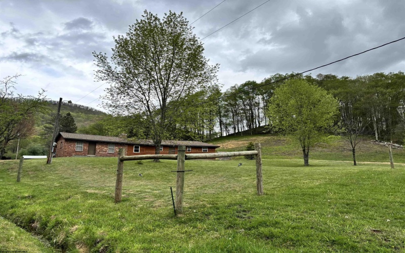 194 Mountaineer Road, Glady, West Virginia 26268, 3 Bedrooms Bedrooms, 6 Rooms Rooms,1 BathroomBathrooms,Single Family Detached,For Sale,Mountaineer,10159318