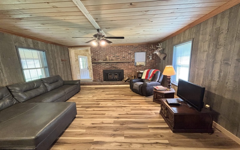 194 Mountaineer Road, Glady, West Virginia 26268, 3 Bedrooms Bedrooms, 6 Rooms Rooms,1 BathroomBathrooms,Single Family Detached,For Sale,Mountaineer,10159318