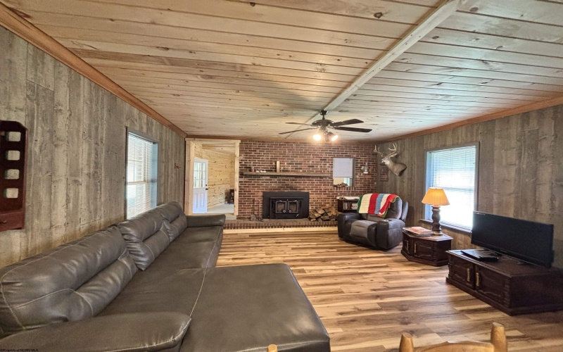 194 Mountaineer Road, Glady, West Virginia 26268, 3 Bedrooms Bedrooms, 6 Rooms Rooms,1 BathroomBathrooms,Single Family Detached,For Sale,Mountaineer,10159318