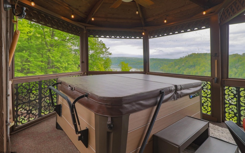 4759 Ridgetop Drive, Morgantown, West Virginia 26508, 5 Bedrooms Bedrooms, 13 Rooms Rooms,4 BathroomsBathrooms,Single Family Detached,For Sale,Ridgetop,10159336
